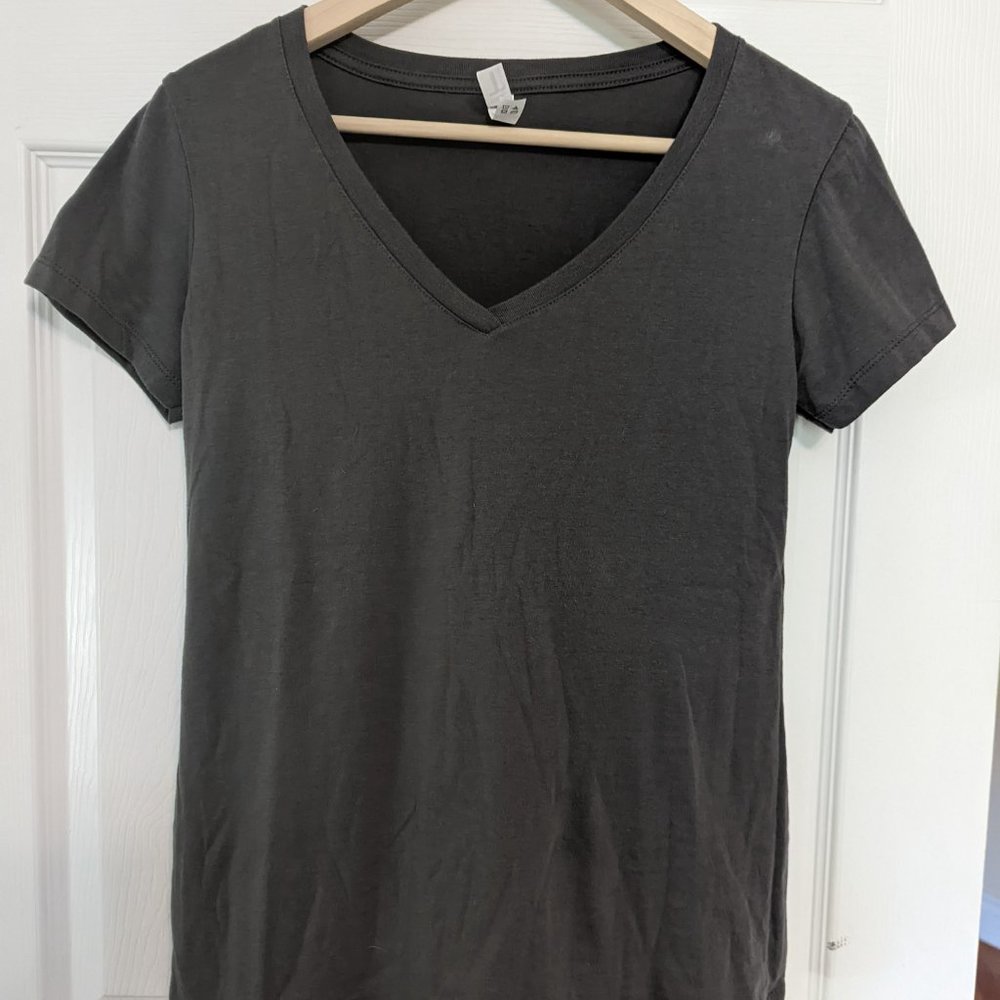 Ideal T by Next Level Dark Gray V-Neck Short Sleeve T-Shirt - Large